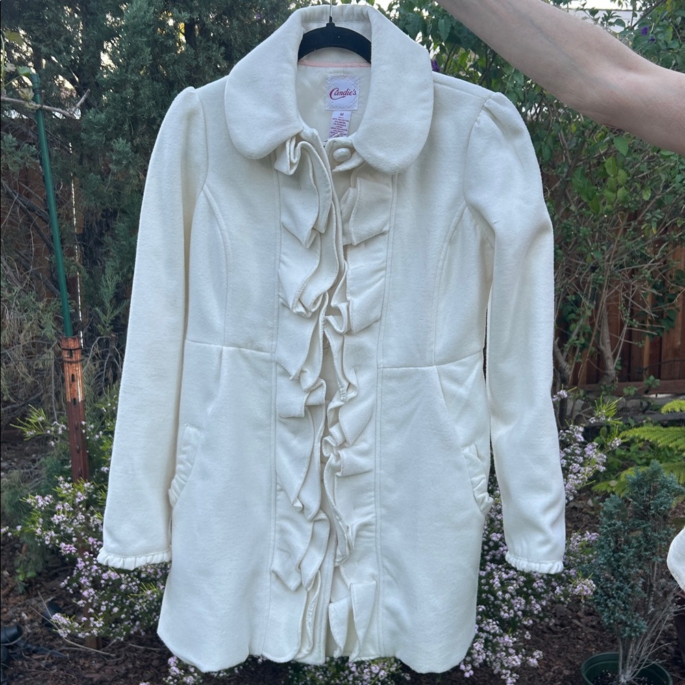 Candie’s Cream colored Women’s Teens Vintage Coat Size M GOOD Condition Ruffles